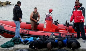  7 Stropers op see aangekeer